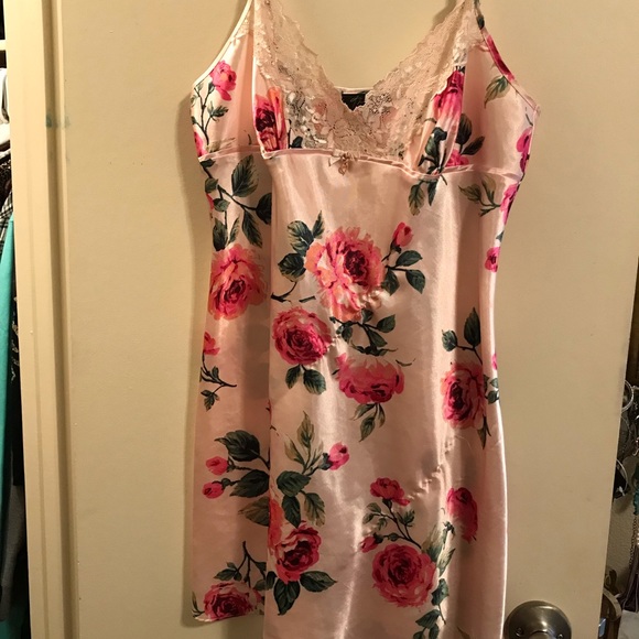 LACE ROSE LINGERIE💕💕 - Picture 1 of 3